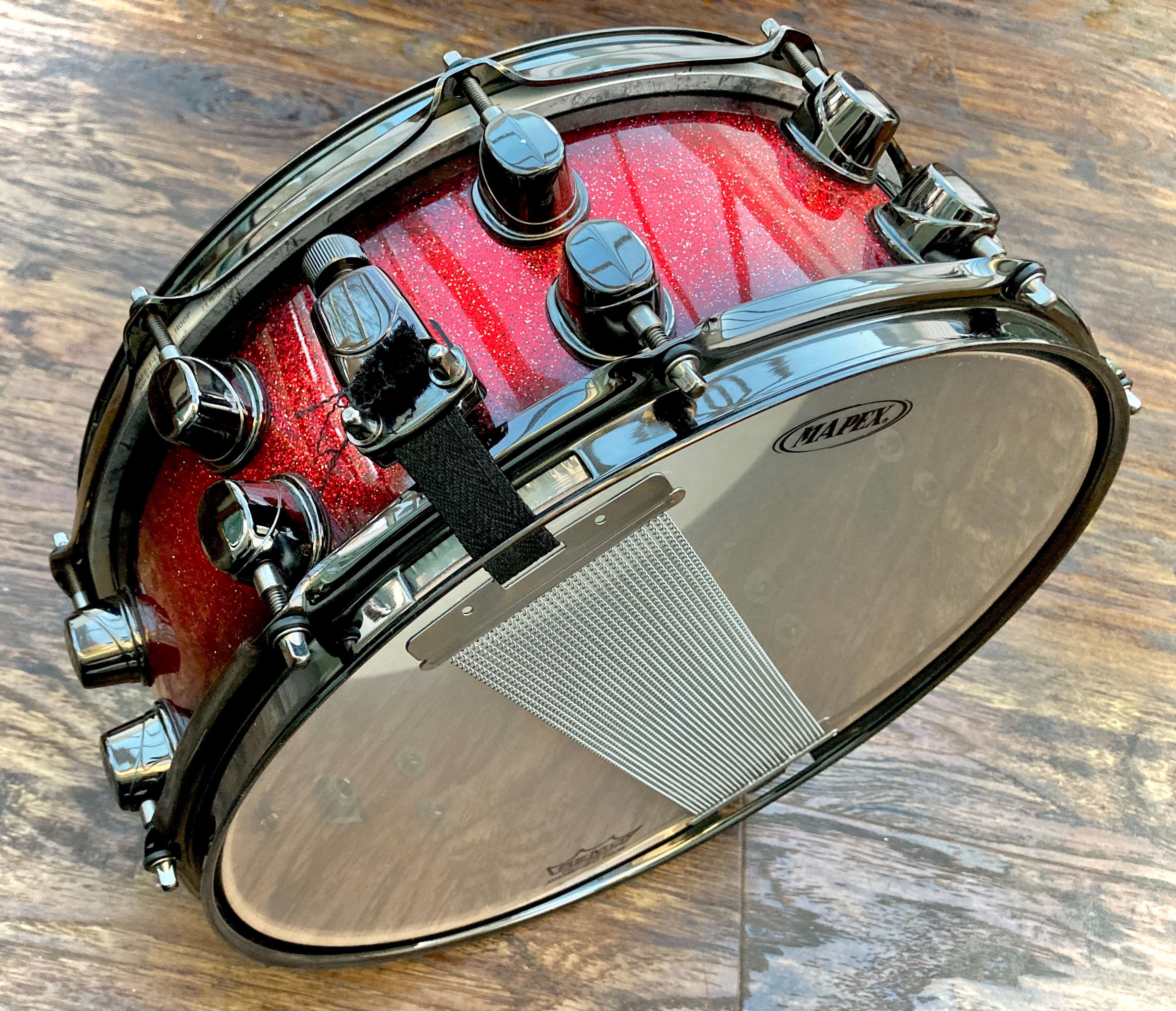 14"x5.5" Saturn Supernova Red Burst. Photo - Glen Buck