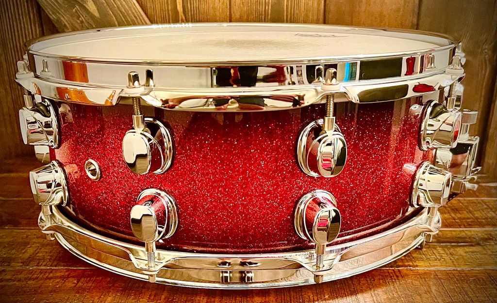14"x5.5" Saturn Supernova Red Burst. Photo - DrumPickers