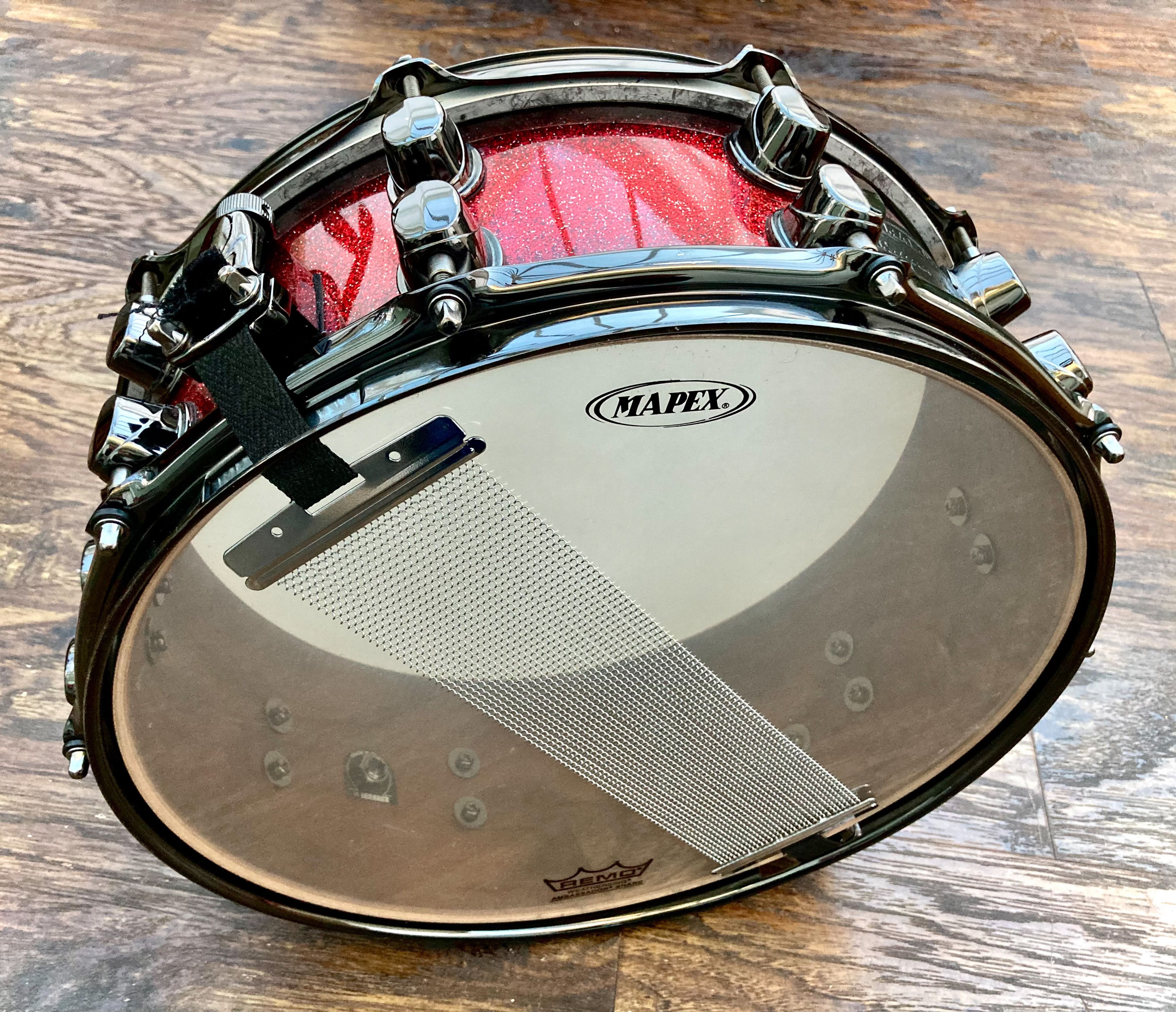 14"x5.5" Saturn Supernova Red Burst. Photo - Glen Buck