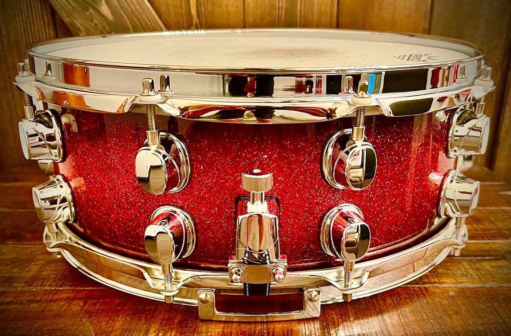 14"x5.5" Saturn Supernova Red Burst. Photo - DrumPickers