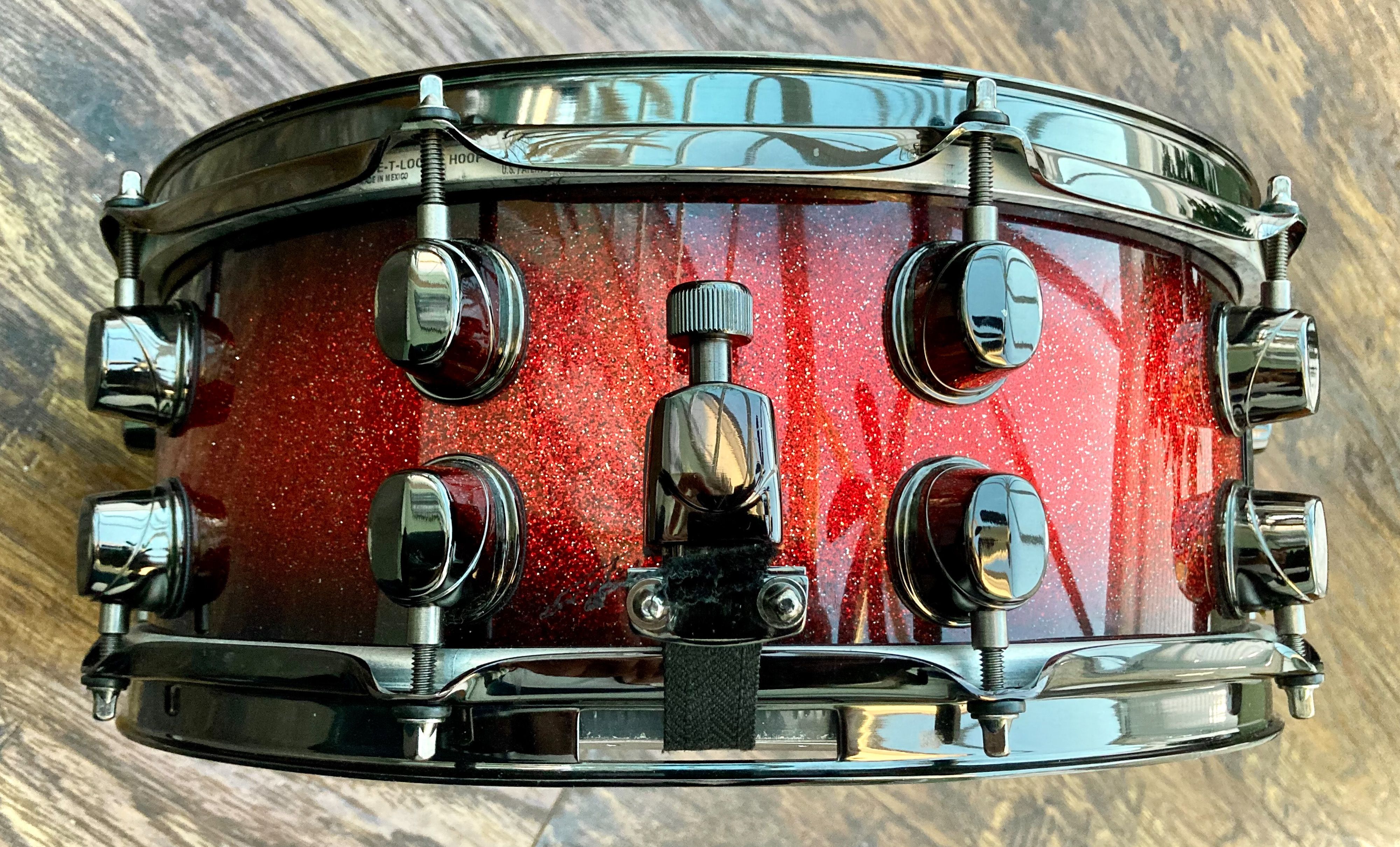 14"x5.5" Saturn Supernova Red Burst. Photo - Glen Buck